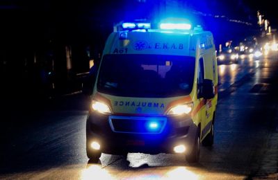 Σοβαρό τροχαίο σημειώθηκε το απόγευμα της Κυριακής στην Ηλεία και πιο συγκεκριμένα στον δρόμο από Γαστούνη προς Βαρθολομιό, όταν δύο οχήματα συγκρούστηκαν μετωπικά.