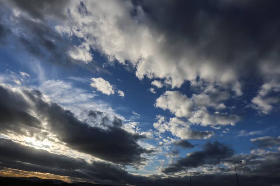 Συννεφιασμένος ο καιρός με πιθανότητα βροχής