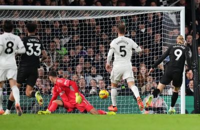 Χαοτικό ματς στο Λονδίνο, εννέα γκολ και διπλό η Σίτι