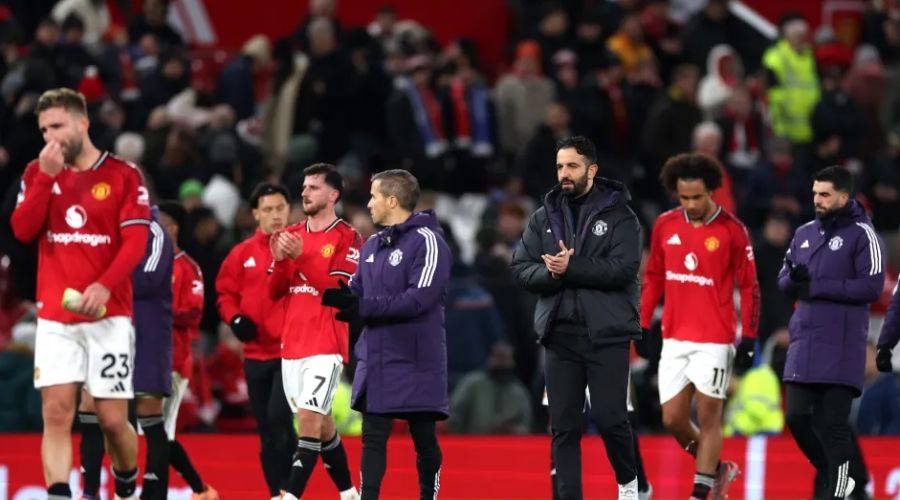 M. Γιουνάιτεντ: Πωλητήριο σε τέσσερις