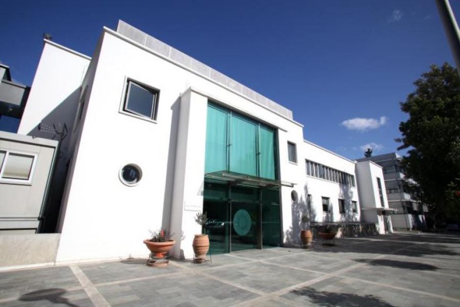 ΤΕΛΟΣ τα…παντοτινά υπηρεσιακά οχήματα σε πρώην Προέδρους