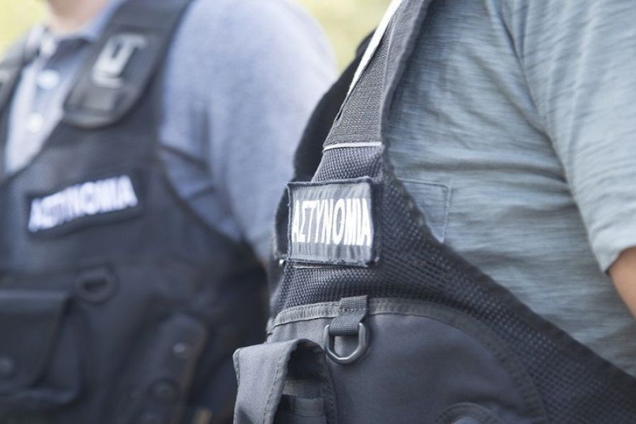 Έκλεψαν 14 ηλεκτρονικούς υπολογιστές αξίας 21.000 από εταιρεία