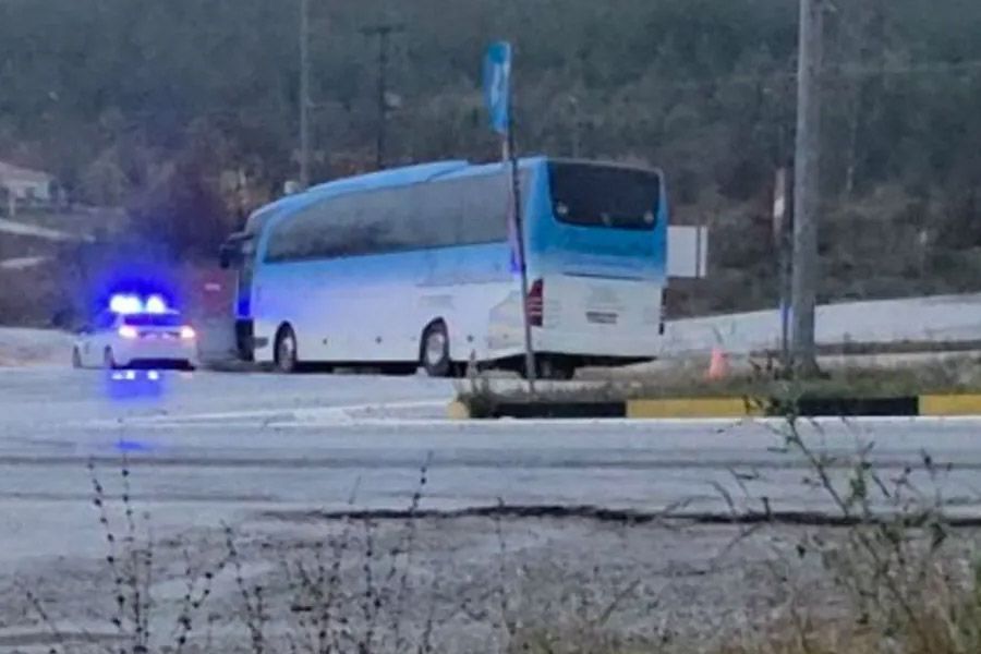 Εξετράπη λεωφορείο με 40 εργαζομένους