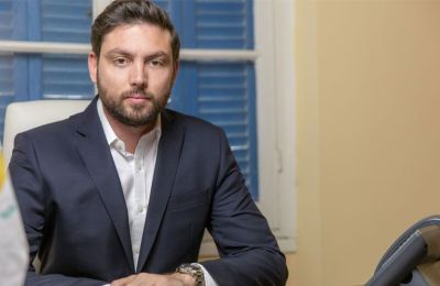 Ο κ. Γιακουμή είχε διετελέσει Πρόεδρος της ΝΕΔΗΚ, ενώ αποχώρησε από το ΔΗΚΟ ακολουθώντας τον Μάριο Καρογιάν στη νέα του κομματική παράταξη