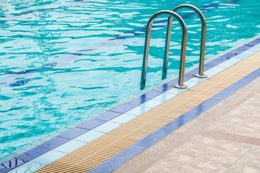 6χρονη εντοπίστηκε σε πισίνα αναίσθητη