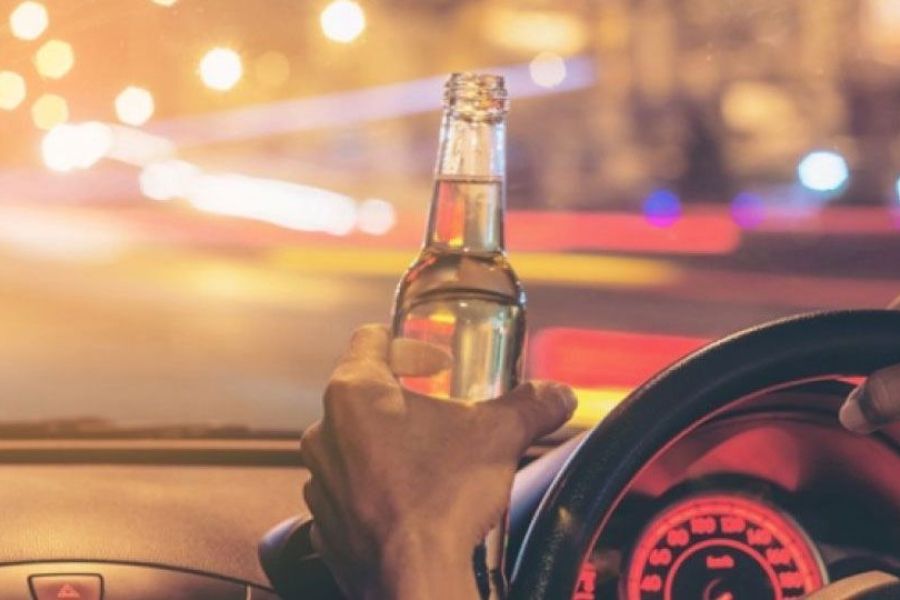 Στην Ολομέλεια πρόταση νόμου για μηδενική αλκοόλη στους νέους οδηγούς