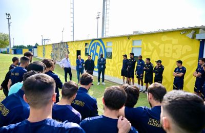 ΑΕΛ: Παρουσιάστηκαν στους παίκτες οι Νταμάχου-Αγαθοκλέους