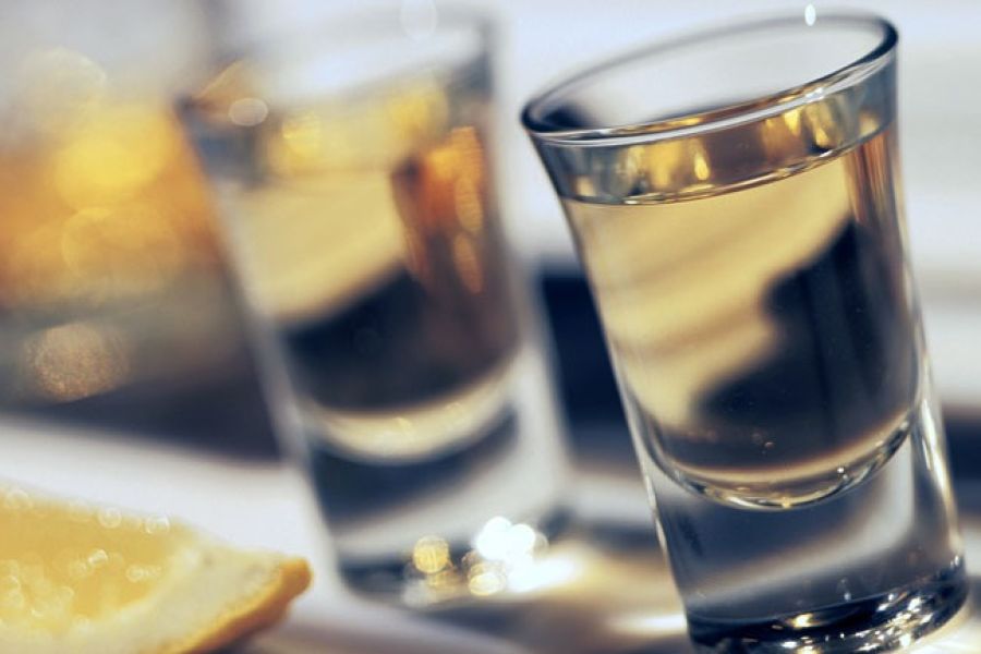 Βρήκαν κι άλλα μπουκάλια βότκας «μαϊμού»