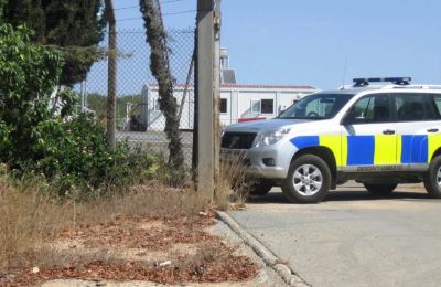 Κατασχέθηκαν δύο οχήματα και τέθηκαν υπό διερεύνηση