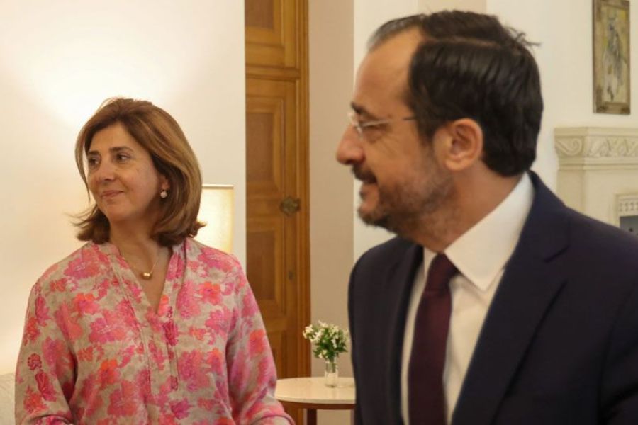 Η Ολγκίν λέει ότι προσβλέπει σε παραγωγική συζήτηση με τους δύο ηγέτες