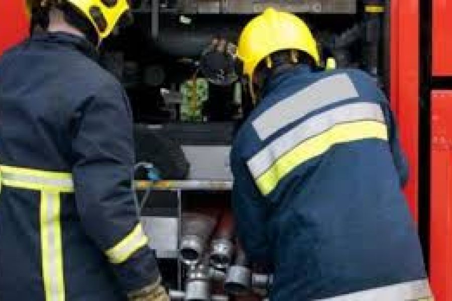 Μαίνεται η πυρκαγιά στην Επαρχία Λεμεσού