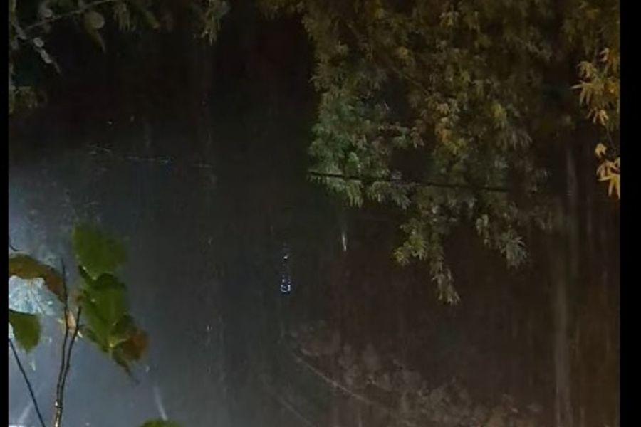 Άνοιξαν οι ουρανοί – Βροχές και χαλάζι (ΒΙΝΤΕΟ)