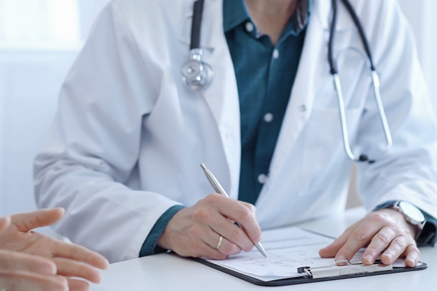 Γιατρός κατηγορείται για κακοποίηση 38 ασθενών, ανάμεσά τους παιδιά