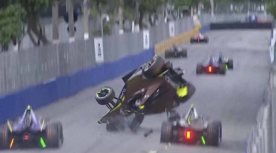 Τρομακτικό ατύχημα του Πέπε Μαρτί στη Formula E (vid)