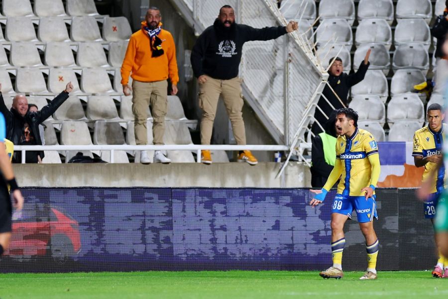 To παστέλωσε ο Κούτσακος! (vid)