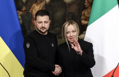 Η Μελόνι εξέφρασε και πάλι την υποστήριξή της στις διαπραγματεύσεις που βρίσκονται σε εξέλιξη και στην προσπάθεια των Ηνωμένων Πολιτειών «με στόχο την εξεύρεση μιας διαδικασίας