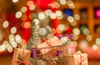 Βρισκόμαστε λίγο πριν από τα Χριστούγεννα, και ήδη τα καταστήματα 