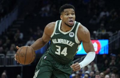 Οι Μπακς φωνάζουν ότι ο Γιάννης δεν είναι διαθέσιμος