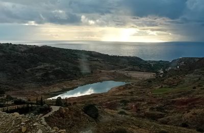 Το φράγμα του Μαυροκόλυμπου δεν είναι πια άδειο μετά τις τελευταίες βροχές, καθώς πήρε το περισσότερο νερό από το χαμηλό βαρομετρικό «Byron» (Φωτογραφία: Καιρόφιλοι Κύπρου)