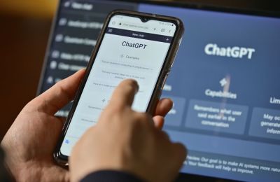 Καθώς οι άνθρωποι μαθαίνουν από το chatbots, έτσι και εκείνα μαθαίνουν