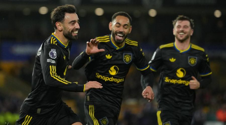 Ξέσπασε στην Γουλβς και πλησίασε τετράδα η Γιουνάιτεντ