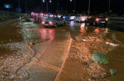 Πλημμύρισαν υποστατικά και αποκόπηκαν δέντρα