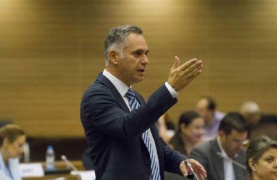 Ο πρόεδρος του ΔΗΚΟ, Νικόλας Παπαδόπουλος, ζήτησε συνεργασία του Κέντρου για να μην υπερισχύσουν «ακραίες, εθνικιστικές, ανεύθυνες, περιθωριακές και επικίνδυνες δυνάμεις»