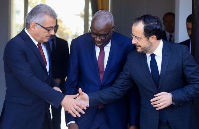 Ο κ. Έρχιουρμαν δηλώνει ότι θα προσέλθει στη συνάντηση «εντελώς απαλλαγμένος από προκαταλήψεις, ανεξαρτήτως όσων έχουν γραφτεί ή ειπωθεί»