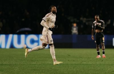 Ο Άγιαξ έκανε σεφτέ με τεσσάρα και φρέναρε την Καραμπάγκ!