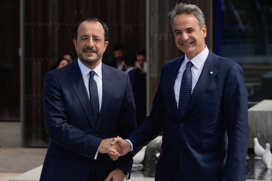 Τα είπαν Χριστοδουλίδης-Μητσοτάκης για το Κυπριακό