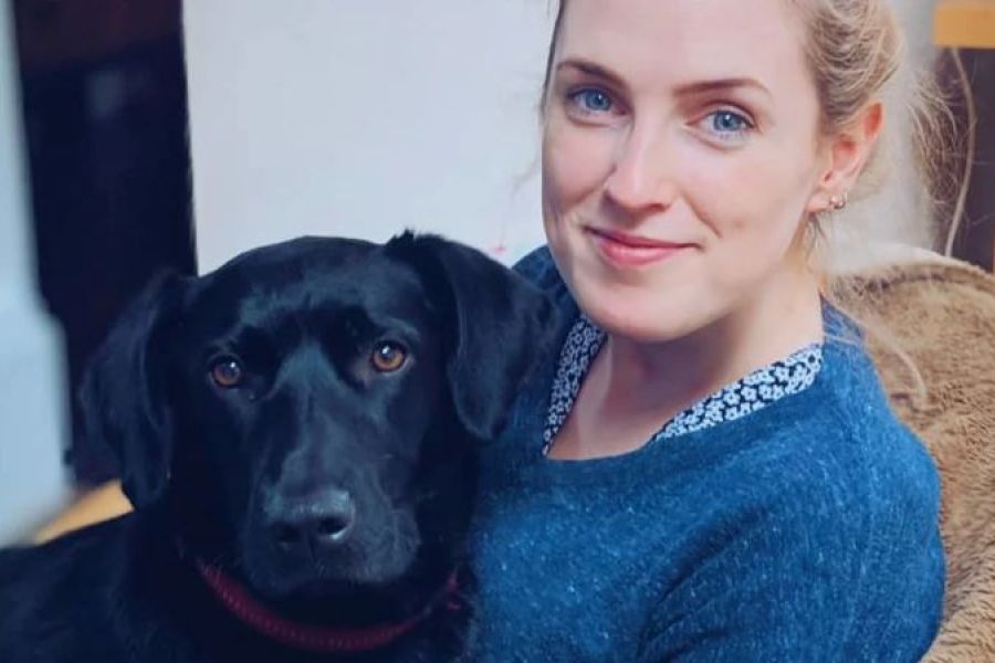 Σκύλος ταξίδεψε από την Κύπρο στην Αγγλία και ξετρέλανε μια γειτονιά..