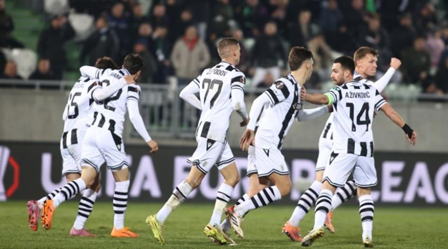 Έμεινε όρθιος στη Βουλγαρία με λυτρωτή Μύθου ο ΠΑΟΚ!