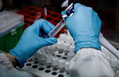 Το παιδάκι που έχασε τη μάχη με τον καρκίνο στην Ελλάδα ήταν «μεταξύ 5-10 ετών», σύμφωνα με τον υπεύθυνο της πανεπιστημιακής ογκολογικής μονάδας του Νοσοκομείου Παίδων Αγία Σοφία