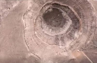 Οι ειδικοί επισημαίνουν ως βασικές αιτίες την κλιματική αλλαγή, την παρατεταμένη ξηρασία και την εκτεταμένη άντληση υπόγειων υδάτων