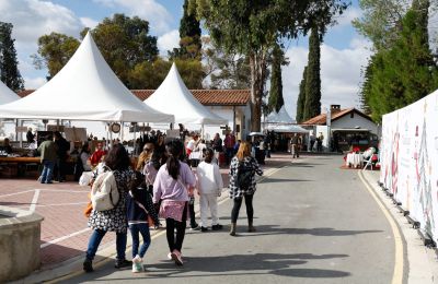 Το Χριστουγεννιάτικο Χωριό στο Προεδρικό Μέγαρο θα παραμείνει ανοικτό σήμερα και αύριο, από τις 11:00 έως τις 19:00