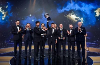 Σήκωσε το τρόπαιο του πρωταθλητή ο Νόρις (vid)