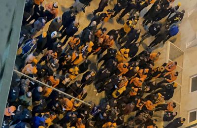 Πορτοκαλί έξω από τη Δυτική: «Ρε πως θα φύγετε από εδώ»!