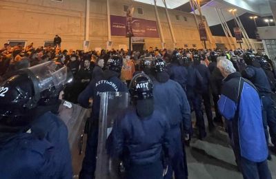 Πορτοκαλί έξω από τη Δυτική: «Ρε πως θα φύγετε από εδώ»! (vid-pics)