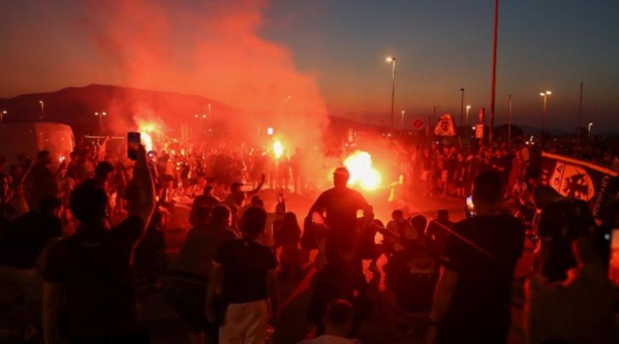 Τρέλα στο Αγρίνιο στην άφιξη της ΑΕΚ