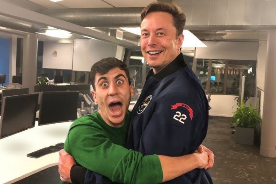 Μασκ για Φειδία: «Κάντε τον Πρόεδρο»