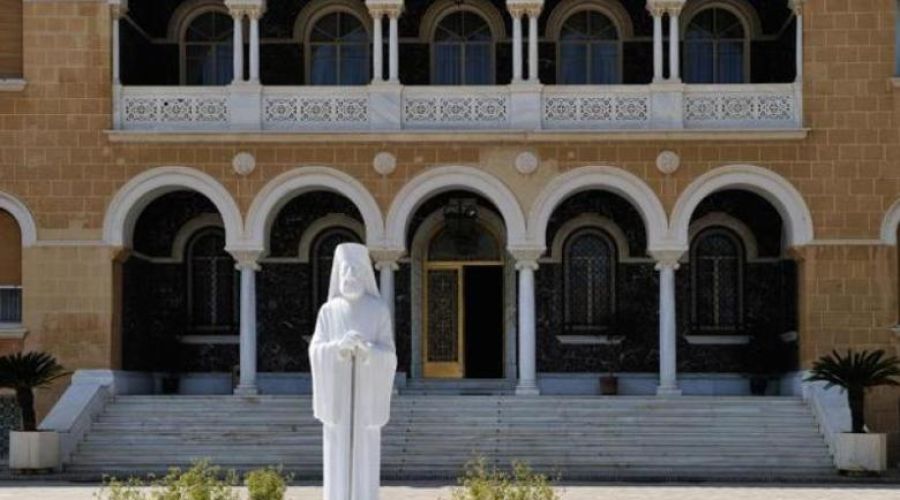 Συνεχίζεται ο σάλος 