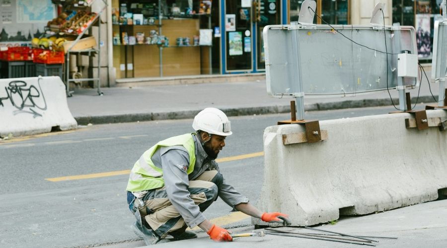 Υπεγράφη η σύμβαση για τη βελτίωση τμήματος της Λεωφόρου Αρχιεπισκόπου Μακαρίου Γ' στις περιοχές των Δήμων Πάφου και Ιεροκηπίας (Κονιά)