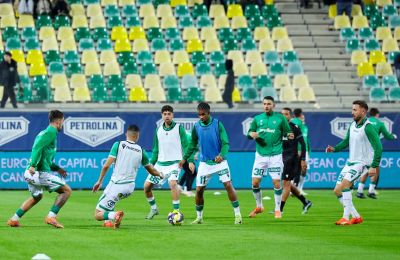 ΑΕΚ-Ομόνοια: Καθυστέρηση στη σέντρα λόγω τεχνικού θέματος 