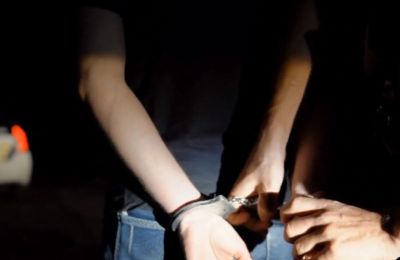 Κοσμήματα, ναρκωτικά και διαρρηκτικά εργαλεία 