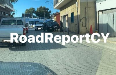 Ο οδηγός έχασε τον έλεγχο του οχήματος ενώ κινούνταν στον κυκλικό κόμβο