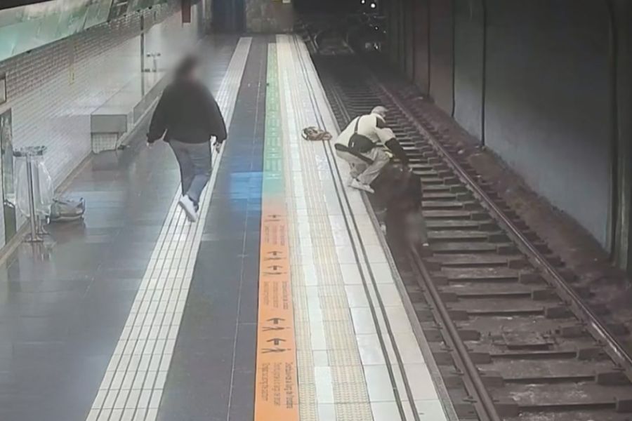 Αστυνομικός έσωσε άνδρα που έπεσε στις γραμμές του Μετρό (ΒΙΝΤΕΟ)