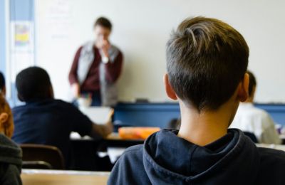 Το σχέδιο, ύψους 20 εκατομμυρίων λιρών, στοχεύει στη μείωση κατά 50% της βίας κατά γυναικών και κοριτσιών εντός δεκαετίας