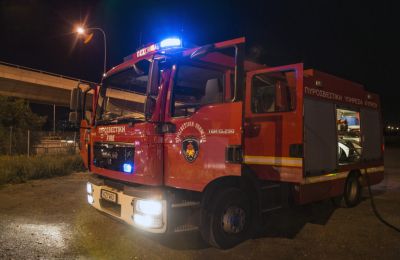 Στις φλόγες υποστατικό στο Δασάκι Άχνας