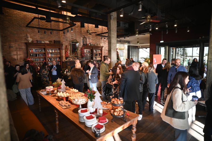 &Mu;&epsilon; &gamma;&iota;&omicron;&rho;&tau;&iota;&nu;ή &delta;&iota;ά&theta;&epsilon;&sigma;&eta; &sigma;&tau;&omicron; &chi;&rho;&iota;&sigma;&tau;&omicron;&upsilon;&gamma;&epsilon;&nu;&nu;&iota;ά&tau;&iota;&kappa;&omicron; Breakfast &tau;&eta;&sigmaf; SppMedia