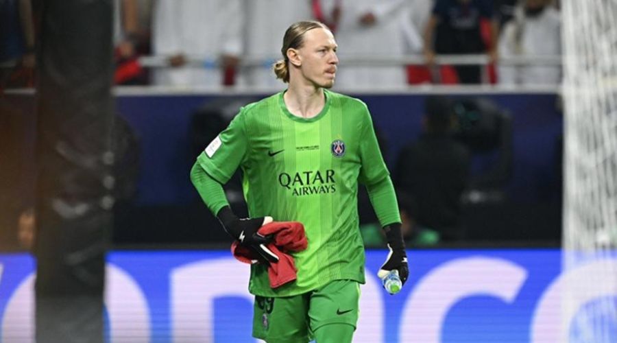 Πλήγμα στην Παρί με Σαφόνοφ